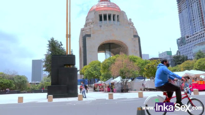 MILF mexicana de grandes tetas es pillada en el parque Balderas en DF