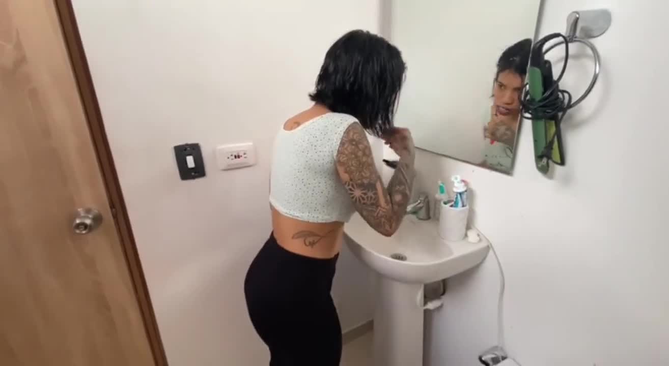 Watch My stepsister takes me to the bathroom to clean up what I did, but I cant stand it and I fuck her ( Short Sex Videos - Duration: 07:59 | ePornNEW.