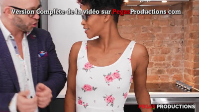 Pegas Productions -Belle Milf Black Fourrée dans la Cuisine