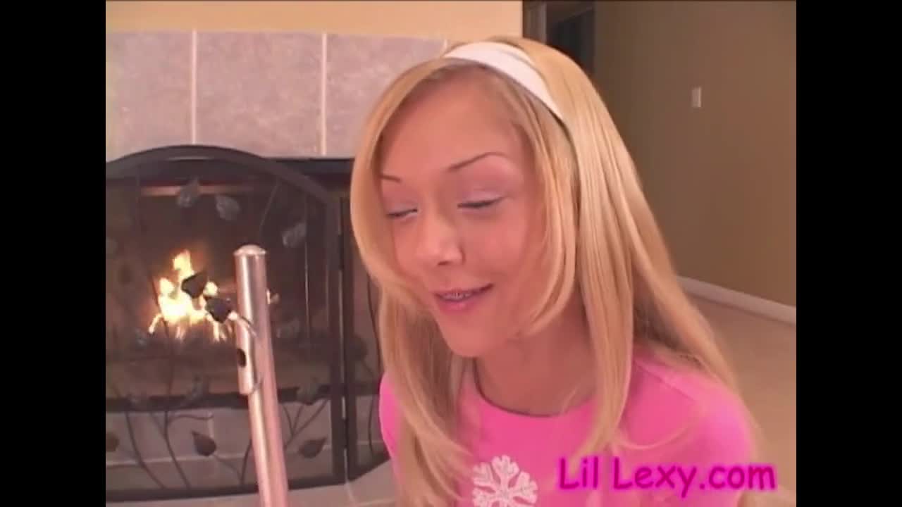 Watch Lil Lexy Masturbating using silver flute Short Sex Videos - Duration: 05:55 | ePornNEW.