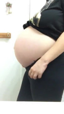 Pregnant and Getting Off in Leggings