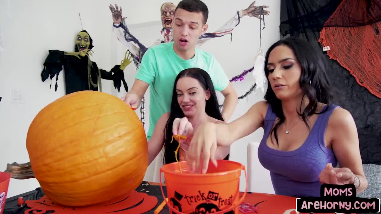 Watch Busty Halloween stepmom licked and fucked by stepson Short Sex Videos - Duration: 04:55 | ePornNEW.