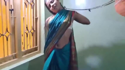 Chhoti Bhabhi Aaj Chudai lene Ke Liye Debar Ki Room Per Aaya Hai Pihu Nandini