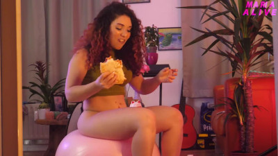 Maria Alive - FEEDEE - Pizza n chicken and a big stuffed dildo fuck