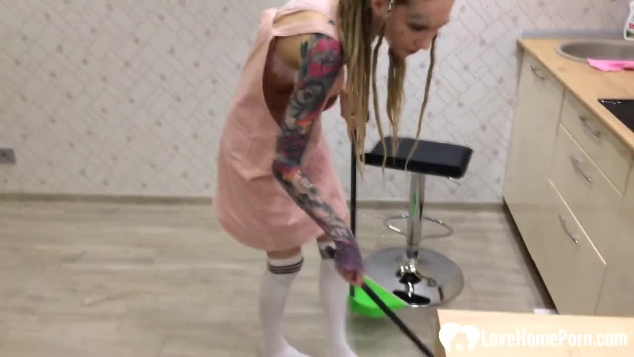 Watch Tattooed babe in knee socks loves to masturbate Short Sex Videos - Duration: 08:08 | ePornNEW.