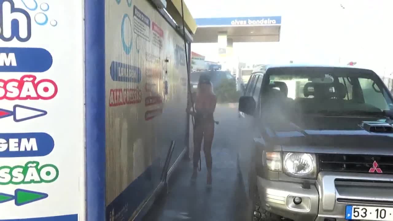 Watch Naked blonde washed jeep at a public car wash Short Sex Videos - Duration: 03:02 | ePornNEW.