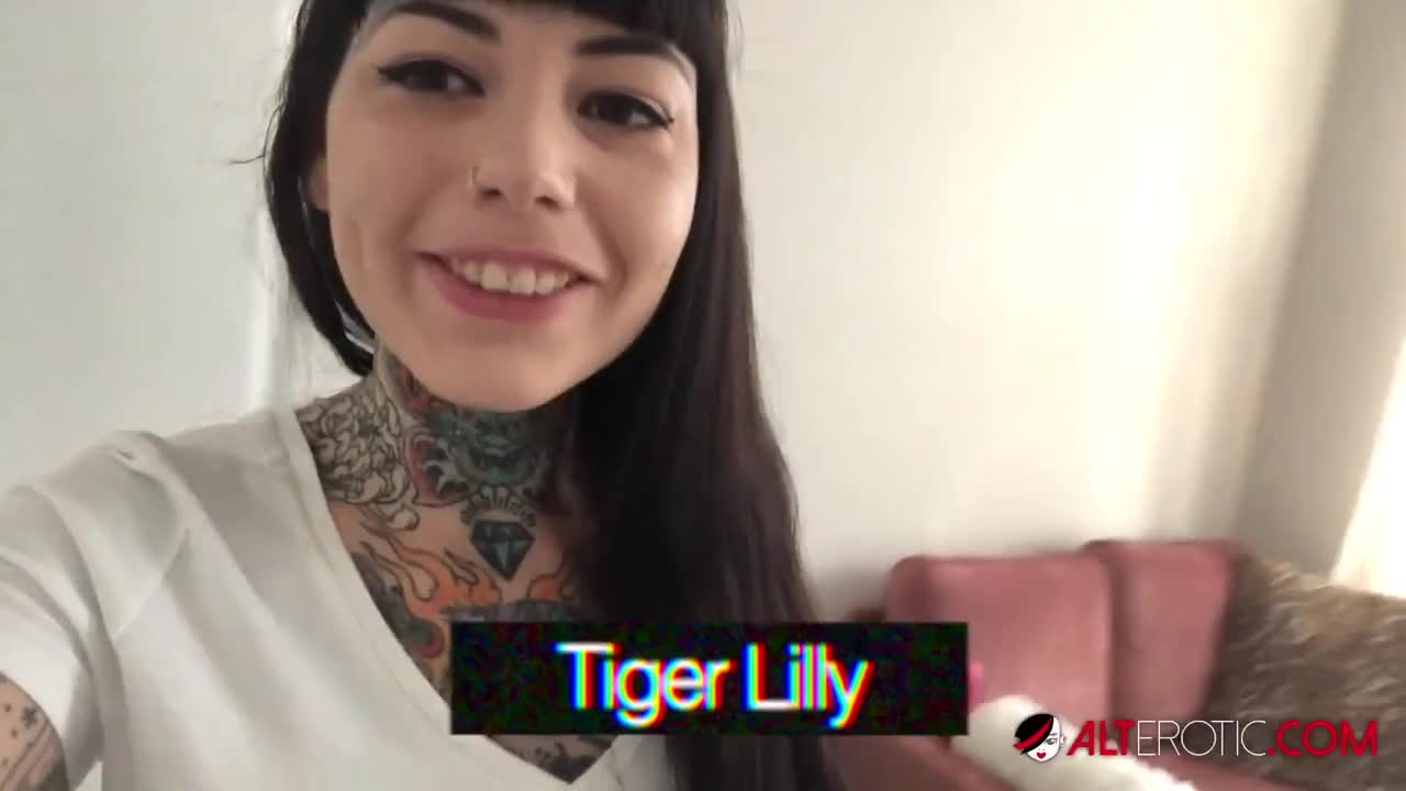 Watch Tattooed Tiger Lilly masturbates while quarantined Short Sex Videos - Duration: 10:16 | ePornNEW.