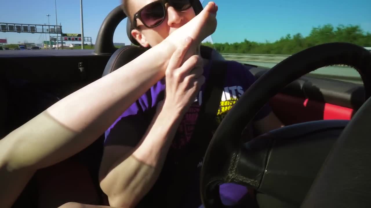 Watch Feet licking and toe sucking in a convertible sports car driving at 80 mph Short Sex Videos - Duration: 03:14 | ePornNEW.