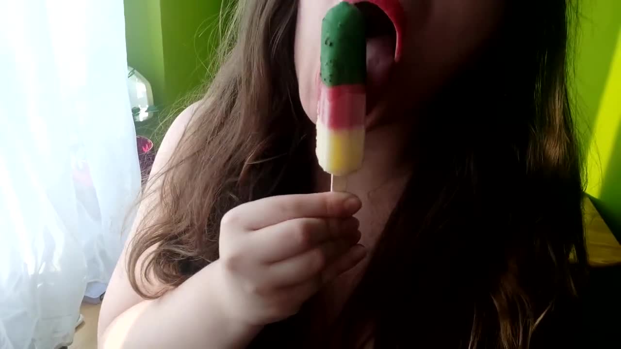 Watch Red lipstick slut sucking on popsicle - ASMR Short Sex Videos - Duration: 03:44 | ePornNEW.