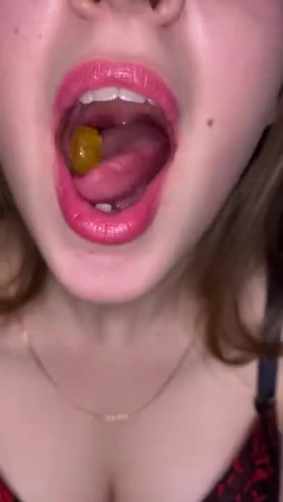 Watch Open mouth gummy swallowing. Underwear Short Sex Videos - Duration: 04:00 | ePornNEW.