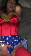 Amateur Milf Wonder Woman sucking cock