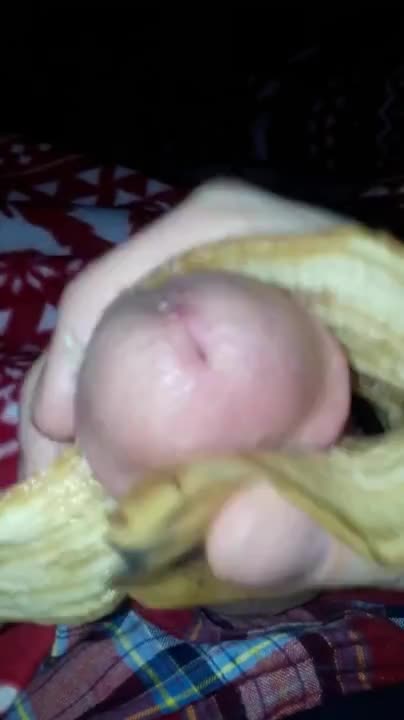 Watch Rubbing A Banana Peel On My Huge Penis Head Until I Cum Short Sex Videos - Duration: 16:35 | ePornNEW.