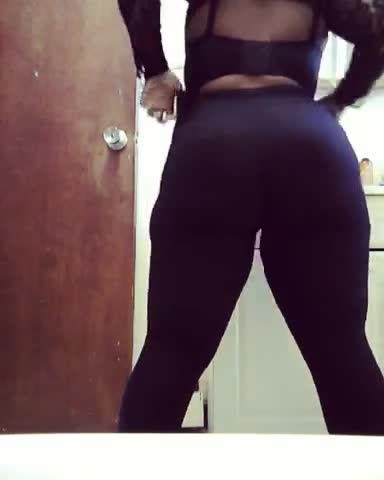 Watch Sexy bbw jiggling ass in leggings Short Sex Videos - Duration: 00:29 | ePornNEW.