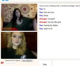 3 girls play along on omegle