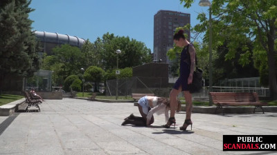 Public slut sucking toes and balls in front of voyeurs