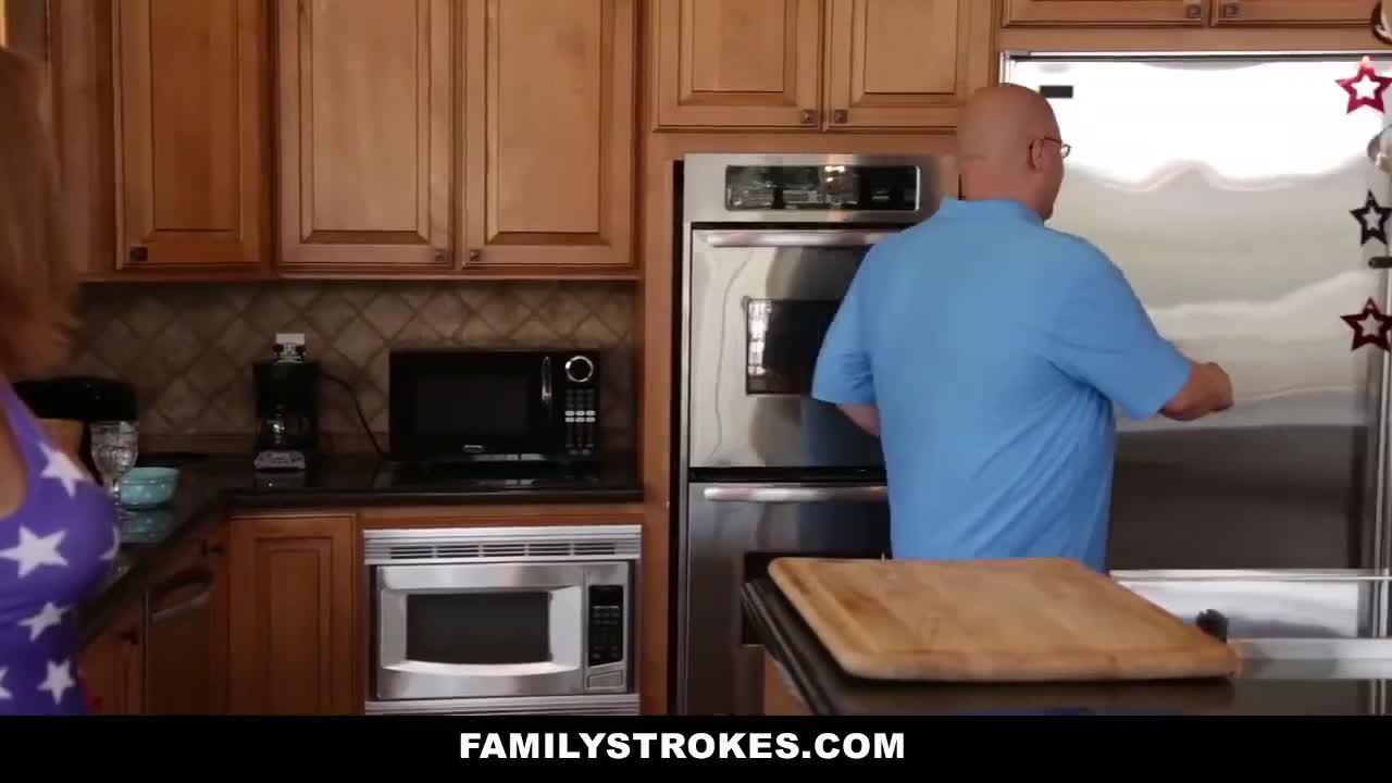 Watch FamilyStrokes - 4th Of July BBQ Turns Into Step Sibling Fuckfest Short Sex Videos - Duration: 18:07 | ePornNEW.