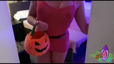 SÜßES ODER SAURES zwei Cumshots für HALLOWEEN HURE von der Straße