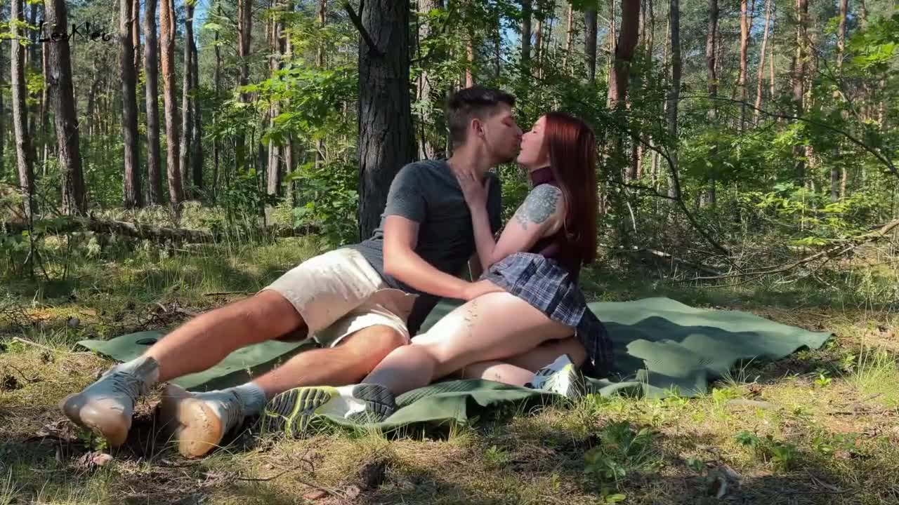 Watch Public Amateur Couple Sex on a Picnic in the Park LeoKleo Short Sex Videos - Duration: 13:52 | ePornNEW.