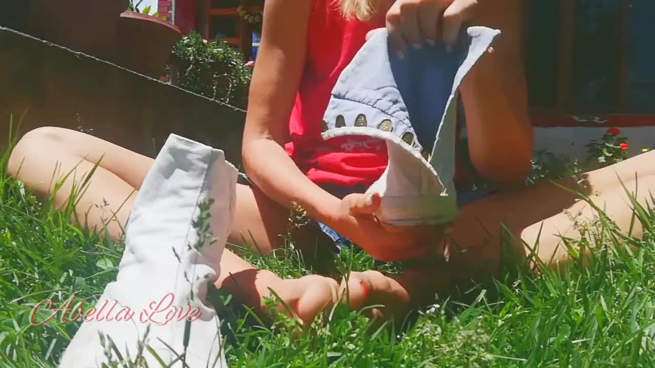 Watch Skinny Girl Wearing her White Ninja Shoes in the Garden - Tik Tok Abella Love Short Sex Videos - Duration: 01:02 | ePornNEW.