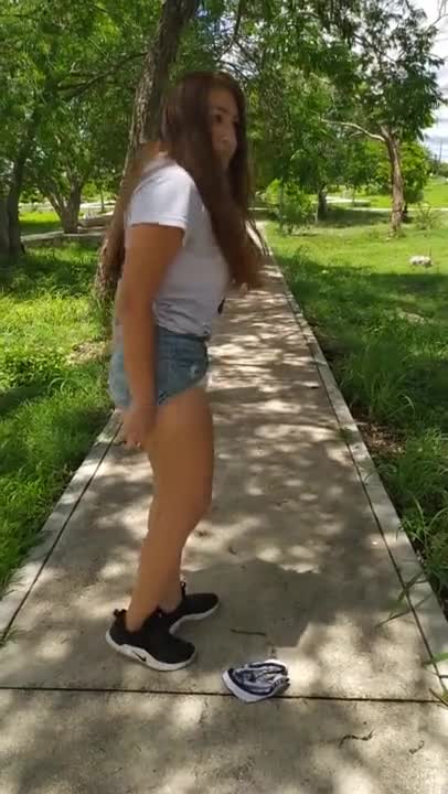 Watch Me Encanta Andar Desnuda Por La Calle Short Sex Videos - Duration: 00:21 | ePornNEW.