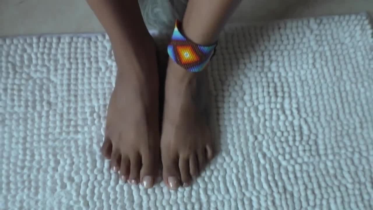 Watch Me Painting my Nails - Rianna Reyes | Feet | Toenails | Foot Fetish Short Sex Videos - Duration: 09:39 | ePornNEW.