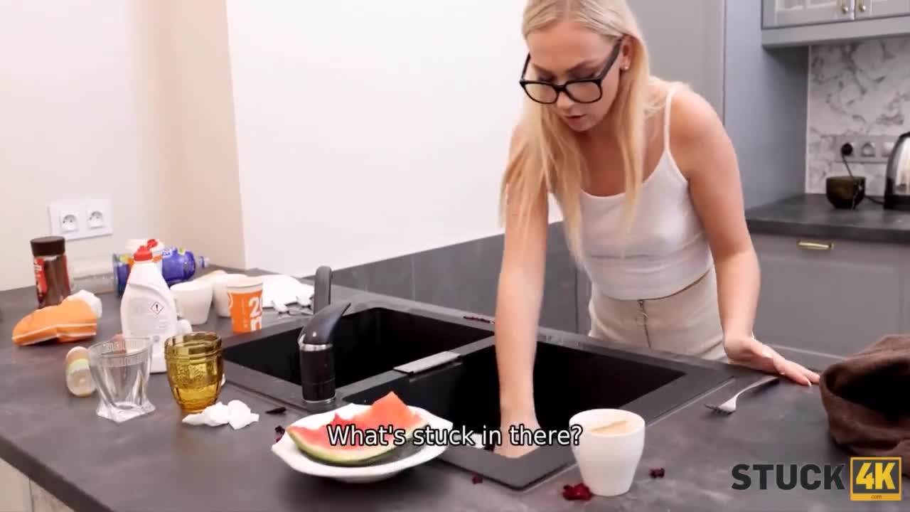 Watch STUCK4K. Sensual Babe Needed Assistant after a little Kitchen Incident Short Sex Videos - Duration: 09:32 | ePornNEW.