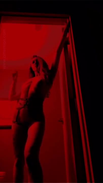 Watch Reddit Girl does NSFW Silhouette Challenge Short Sex Videos - Duration: 00:57 | ePornNEW.