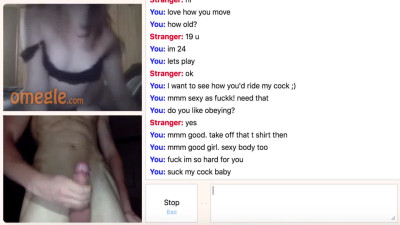 Cute Omegle Teen Rides Her Pillow for Daddy