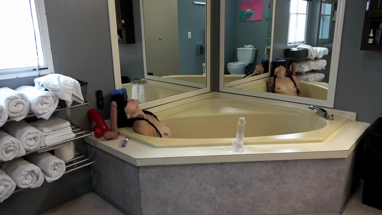 Watch Private Video of Sweet Dova Masturbating with Big Dildos and VR in Bathtub with Large Mirrors Short Sex Videos - Duration: 15:13 | ePornNEW.