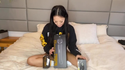 Asa Akira: Pornhub Toys Unboxing!