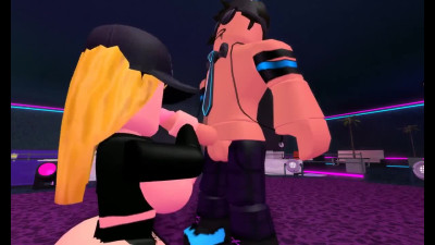 Thick ROBLOX girl gives dude a blowjob in a club at 3 AM