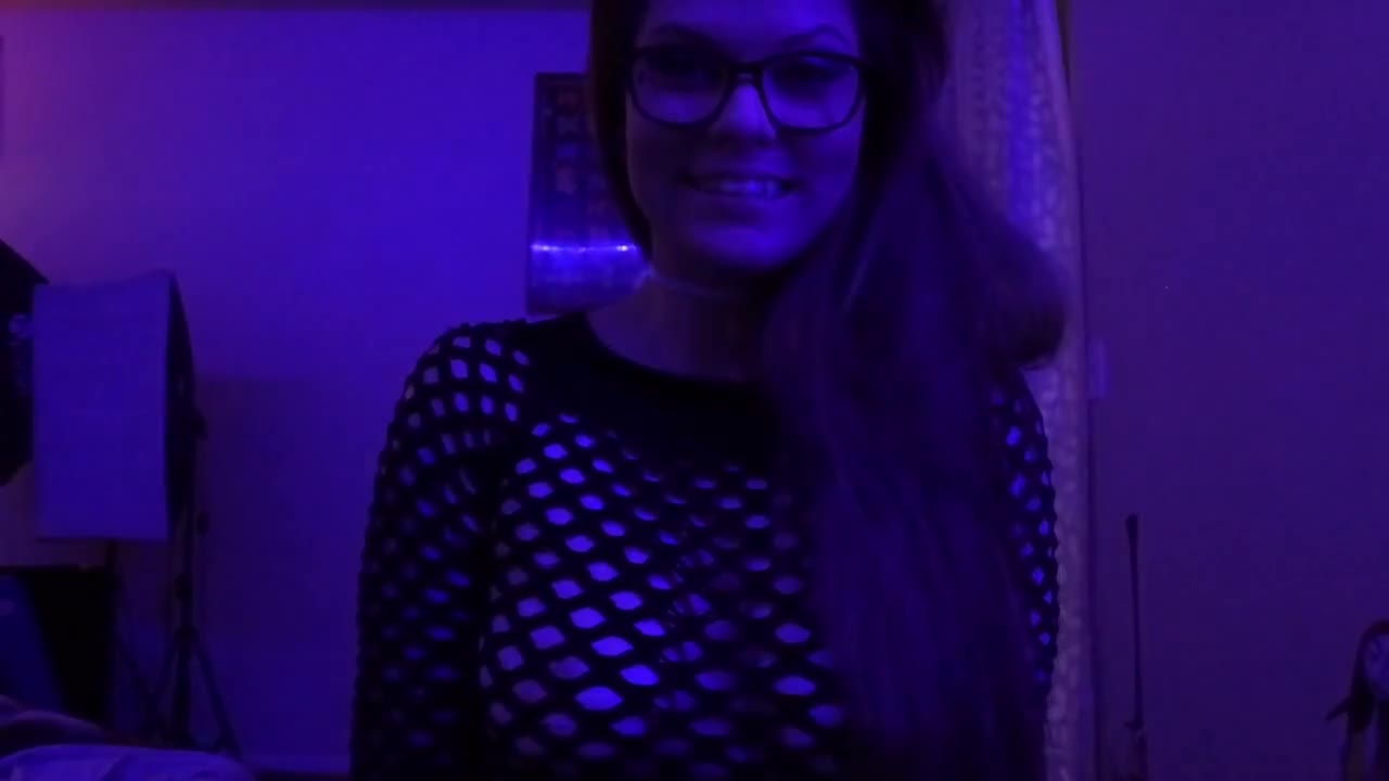 Watch Quarantined Stripper gives Virtual Lap Dance Short Sex Videos - Duration: 07:24 | ePornNEW.