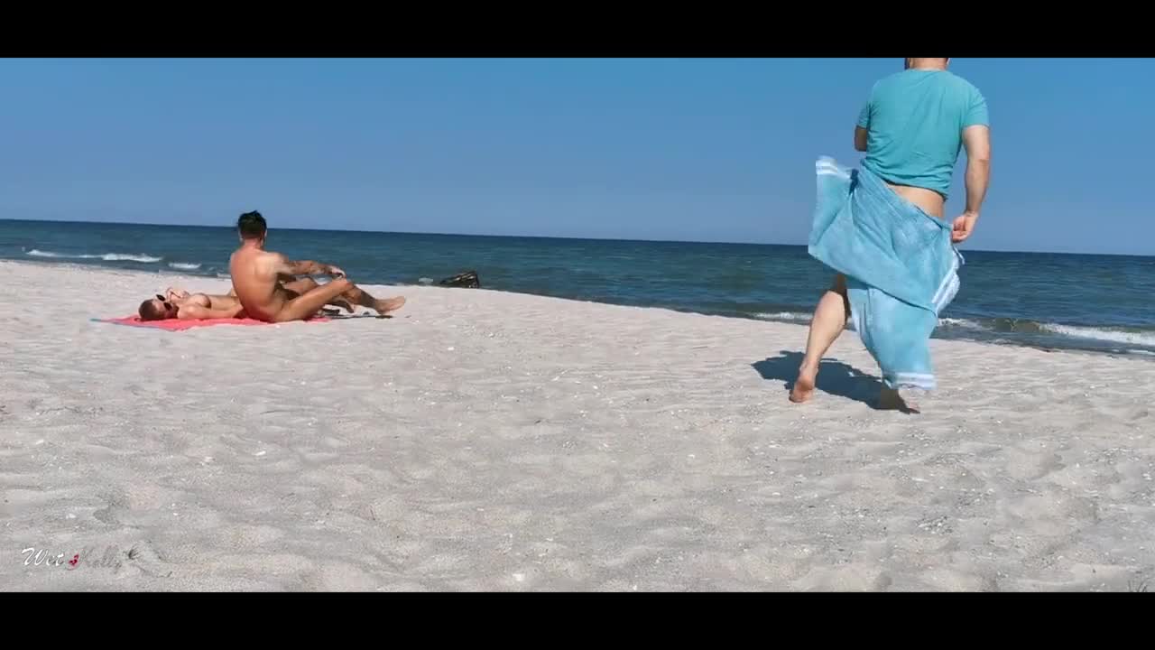 Watch Sharing my Girl with a Stranger on the Public Beach. Threesome WetKelly. Short Sex Videos - Duration: 13:22 | ePornNEW.