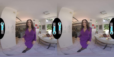 WETVR Lisa Ann first ever VR Scene on Thanksgiving