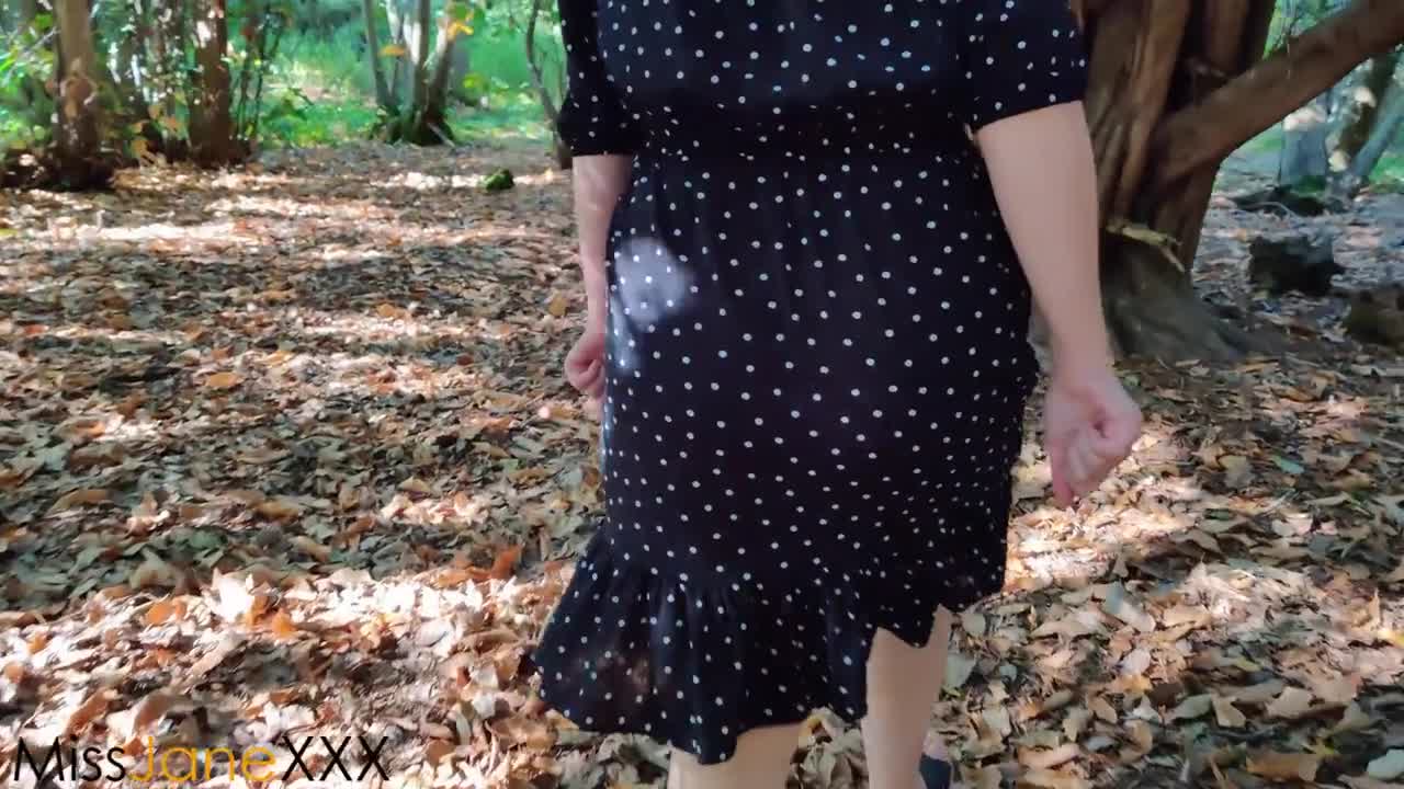 Watch MILF Pissing in the Woods, Bent over and Close up 4K 60FPS Short Sex Videos - Duration: 01:16 | ePornNEW.