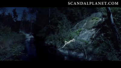 Kirsten Dunst Nude and Sex Scenes on ScandalPlanetCom