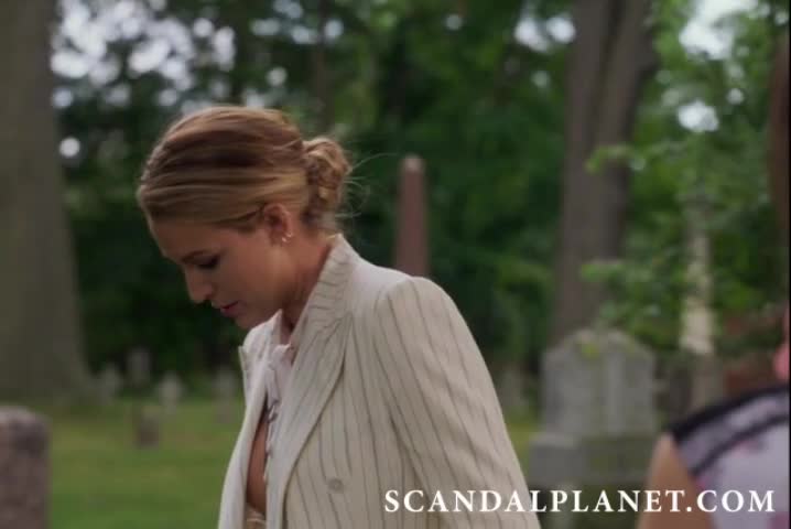 Watch Blake Lively Nip Slip Scene from a Simple Favor on ScandalPlanet.Com Short Sex Videos - Duration: 00:38 | ePornNEW.