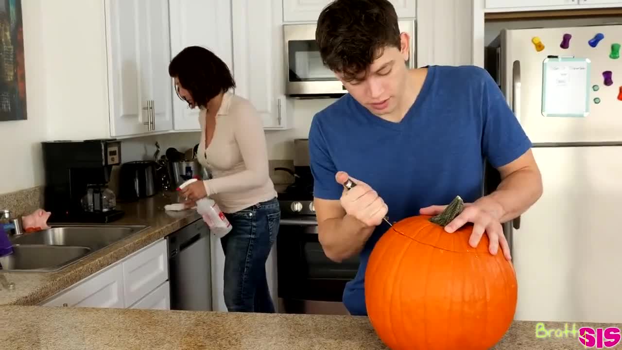 Watch Pumpkin Fuckin Leads to Sex with Hot Babe! Short Sex Videos - Duration: 27:14 | ePornNEW.