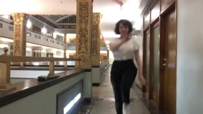 Milana Vayntrub - curvy babe dancing in a hallway with slomo