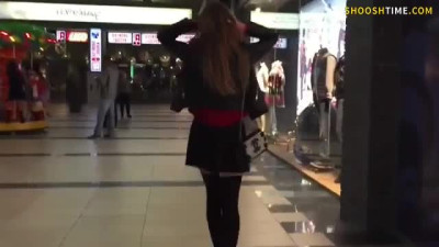 Her fans dared her to do it in a mall.. she did