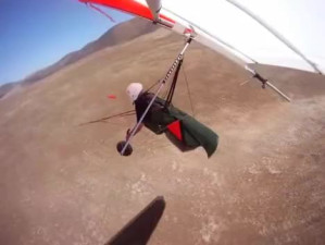 Hang Glider Suffers Malfunction