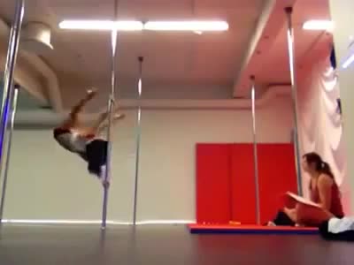 Watch Pole Dancing Like This Takes Skill Short Sex Videos - Duration: 01:29 | ePornNEW.