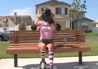 Skater Girl Takes A Break To Masturbate