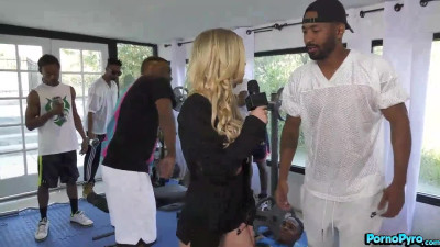 News Reporter Kali Roses Sucks Big Black Athlete Cocks