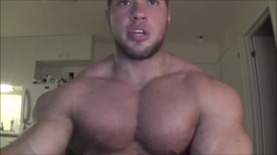 Muscle Hunk Robin Jacks On Cam