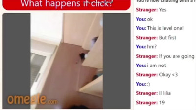 Hot omegle girl reveals hot trimmed bush