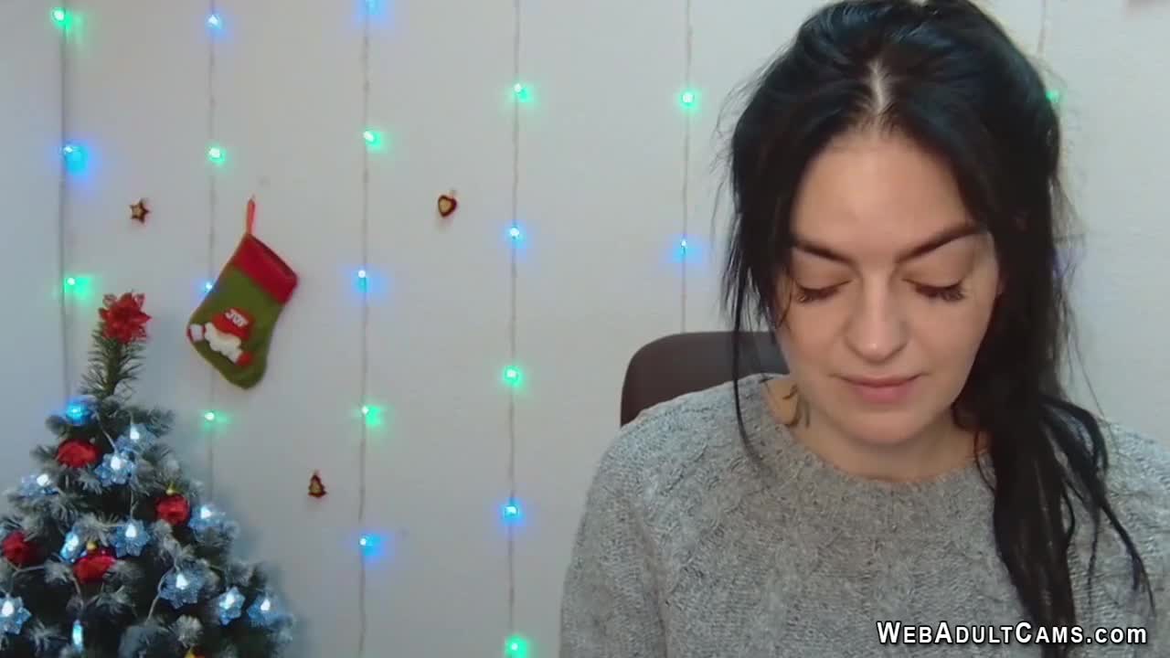 Watch Brunette amateur babe in sweater chats on webcam show Short Sex Videos - Duration: 05:06 | ePornNEW.