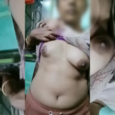 Indian gf records her boobs to send her boyfriend and makes happy