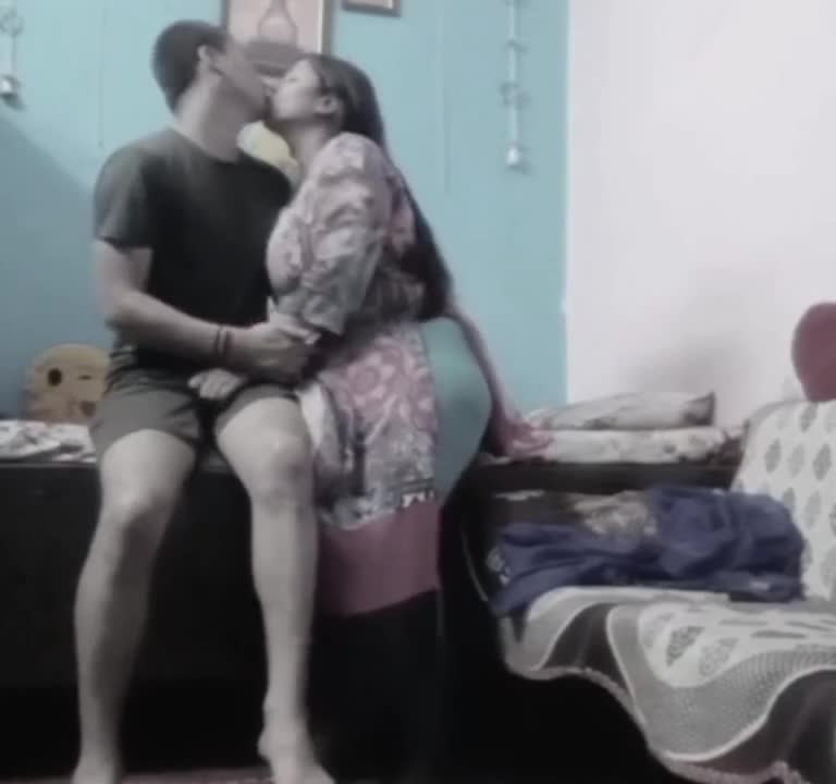 Watch Indian aunty enjoyed Short Sex Videos - Duration: 05:53 | ePornNEW.