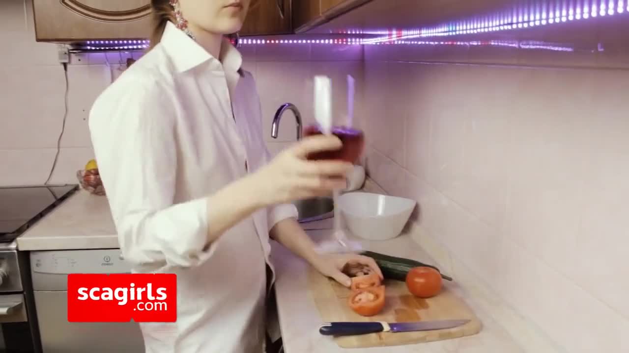 Watch Solo female cums in kitchen with veggie Short Sex Videos - Duration: 11:01 | ePornNEW.